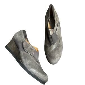 Earthies Bondy Suede Gray Women’s 8.5M Comfort Wedge Ankle Bootie Shoes GUC